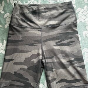 Aerie Bicycle shorts camouflage print Large